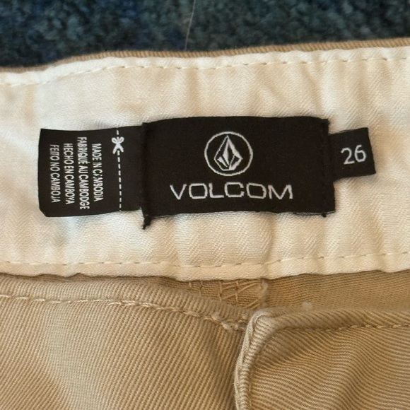 Volcom Khaki Chino Shorts Women’s 26 Coastal Cool Retro Preppy Surf Girl Beach - Picture 2 of 9